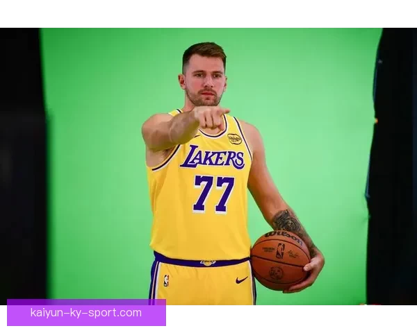 东契奇狂轰43分7助攻连刷纪录笑容灿烂湖人六连客5胜1负强势收官